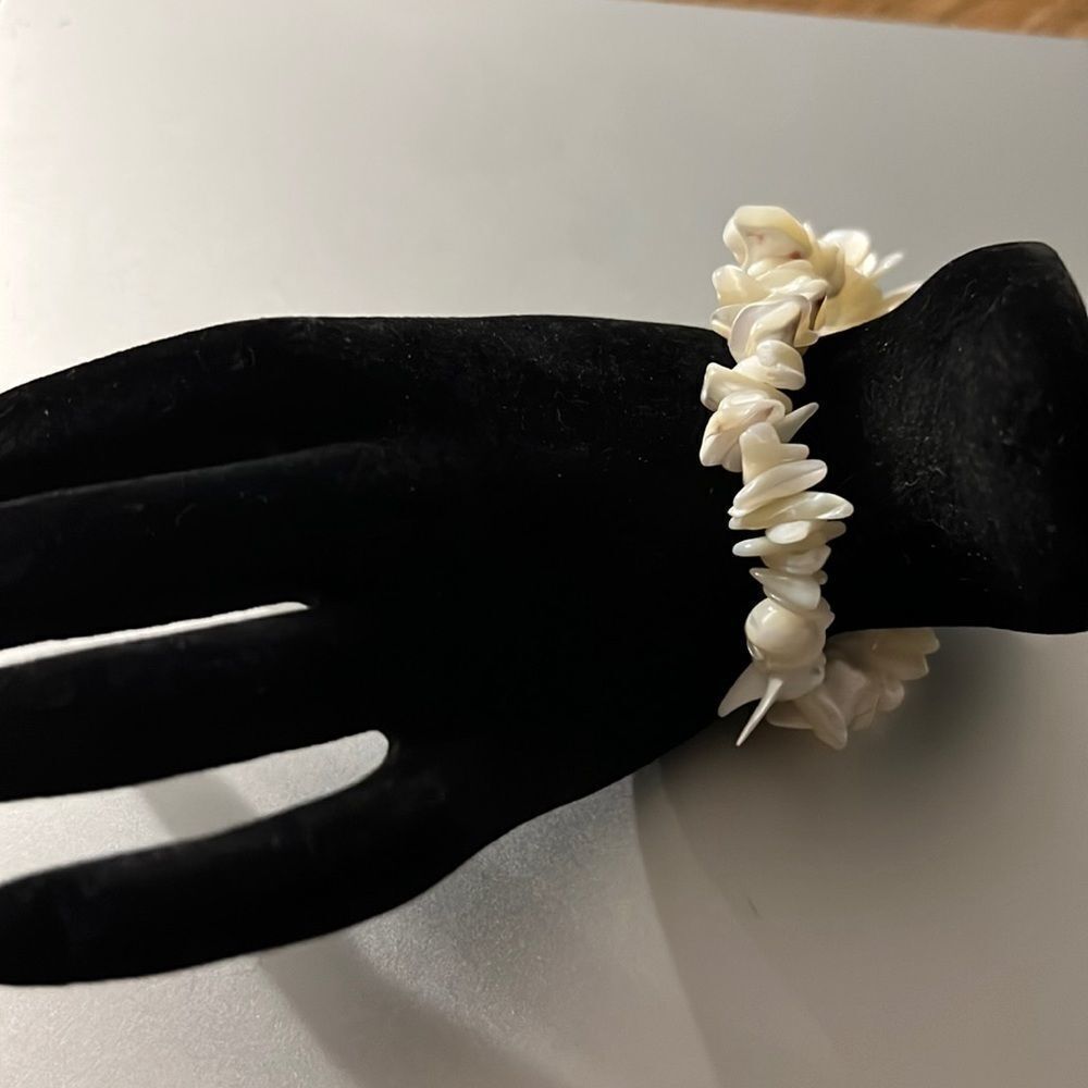 Polished Stone Chip Bracelet
